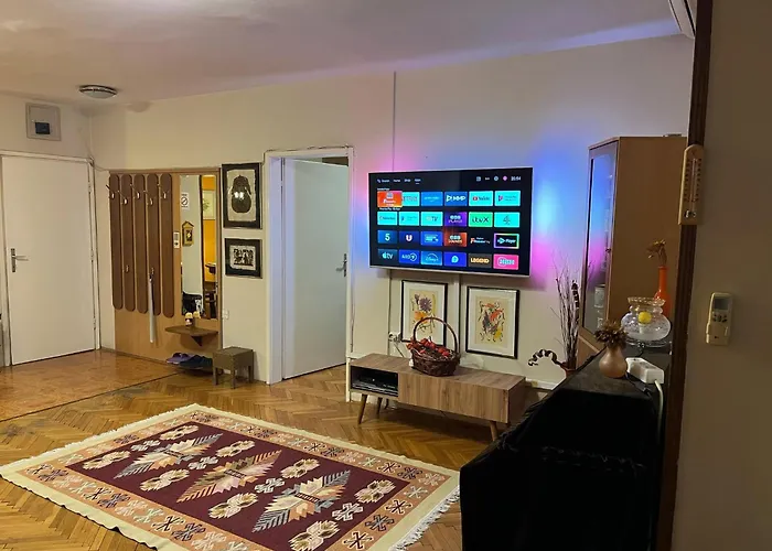 - Center Bright Apartment